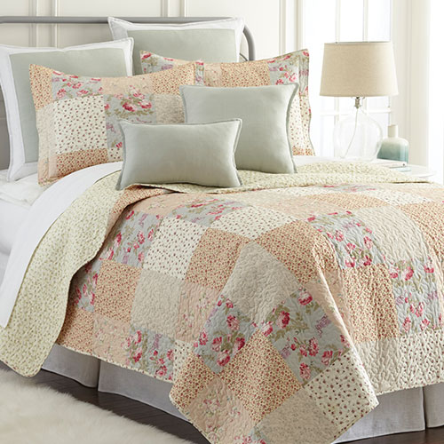 Cream Quilt Set